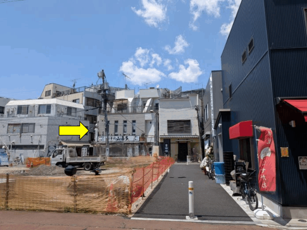 ④京王線下高井戸駅北口を出て正面の写真です。